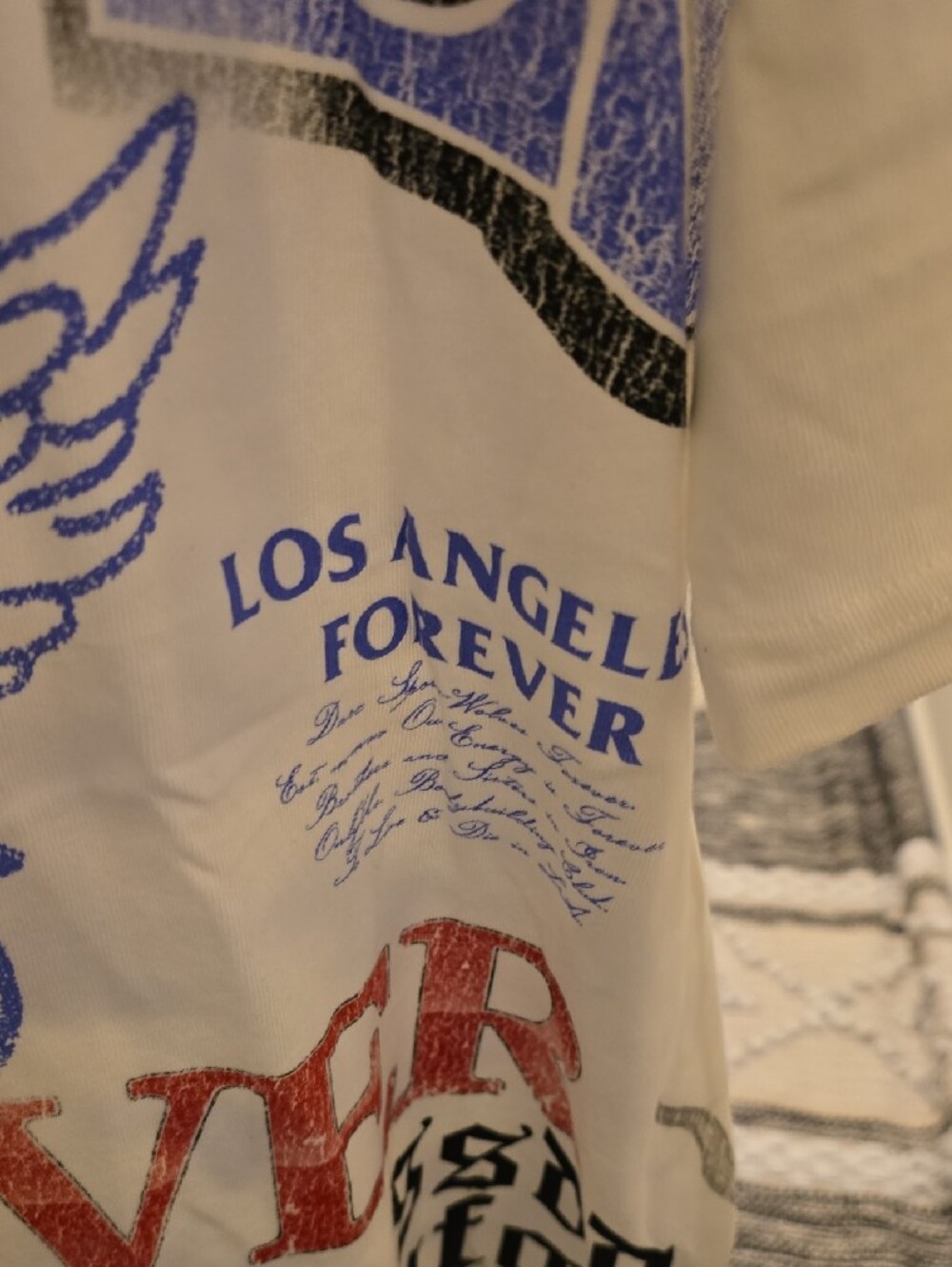 NWT Darcsport White 'Wolves Forever' Graphic Short Sleeve Tee by - Picture 5 of 8